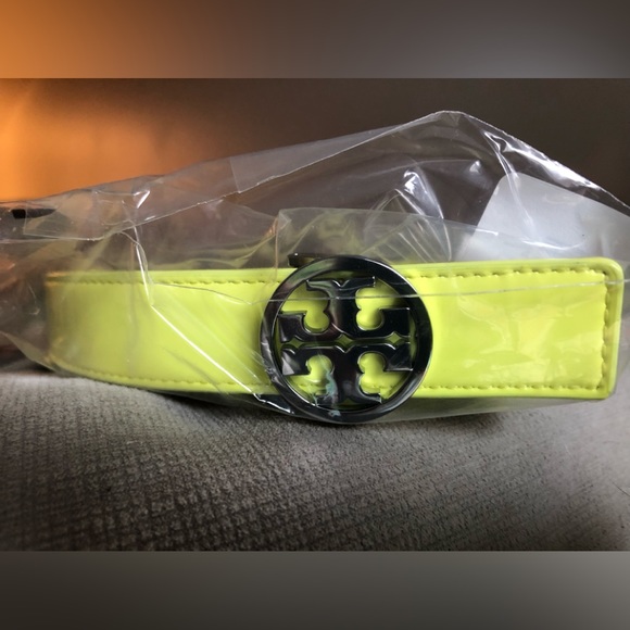 TORY BURCH 1" MILLER PATENT BELT - Picture 4 of 7